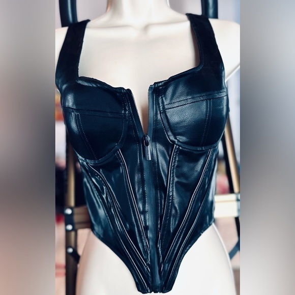 Sold on ebay ✅Maniere De Voir Front Zip Corset Top Black Vegan Faux Leather - Picture 7 of 11